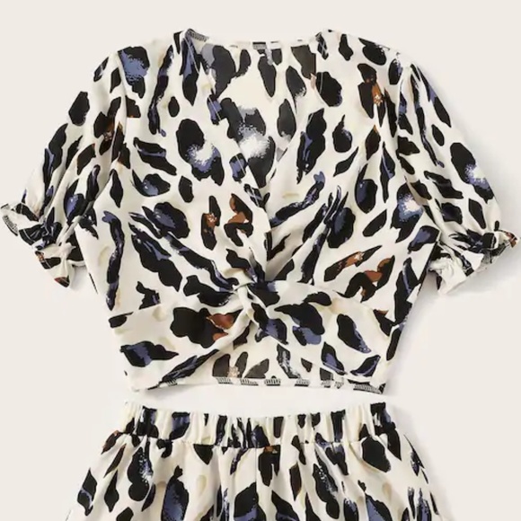 Leopard Print Twist Front Blouse With Shorts - Picture 2 of 8